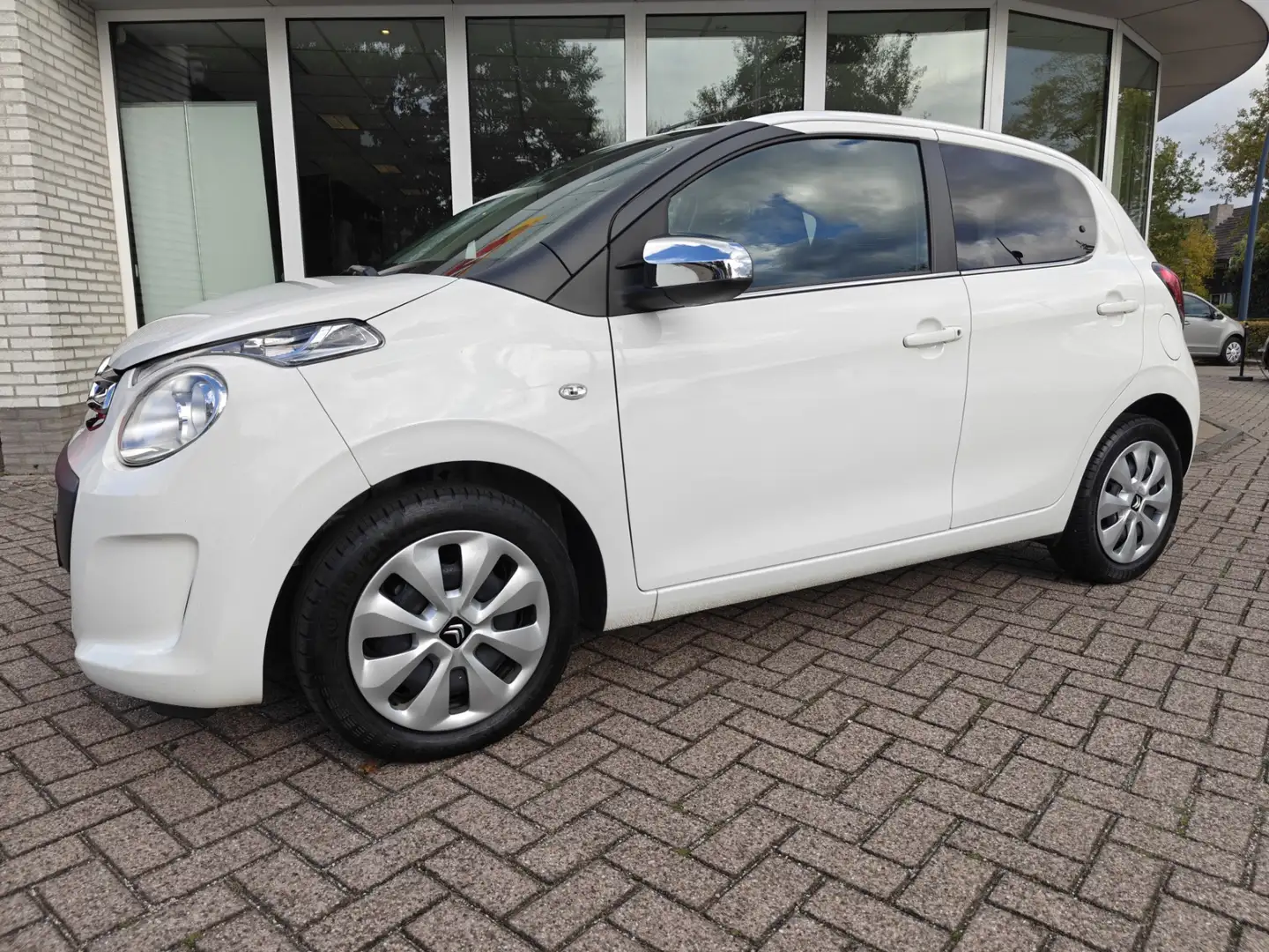 Citroen C1 1.0 VTi Feel / Airco / Led / Getint glas /Eerste E Wit - 1