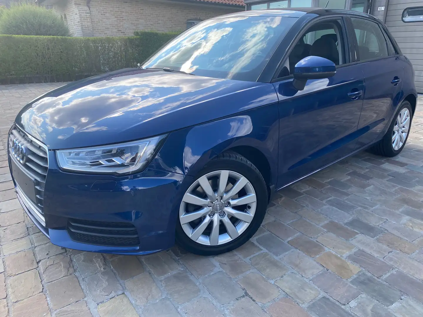 Audi A1 A1 1.4 TFSI Sportback design Bleu - 1