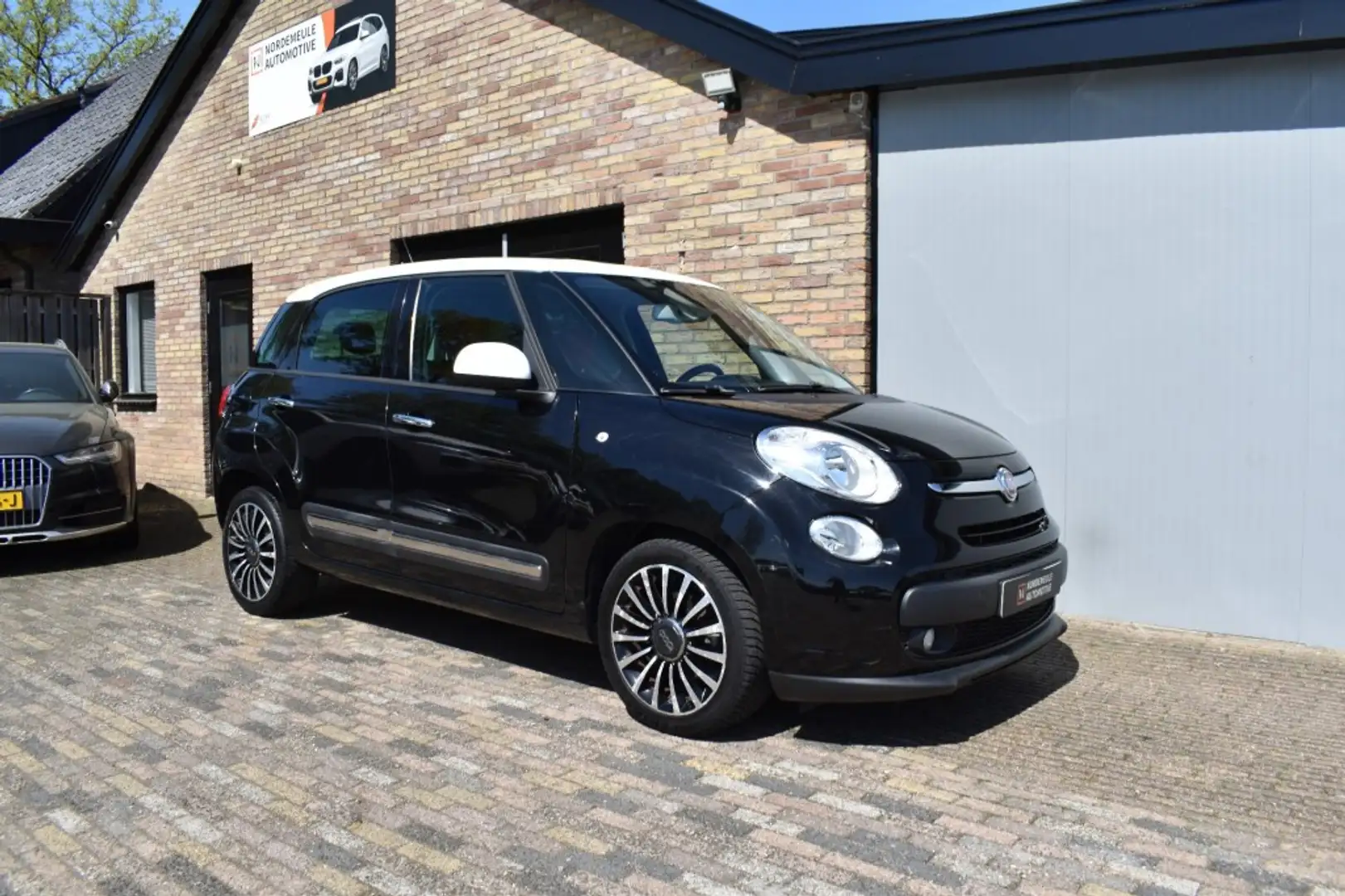 Fiat 500L 0.9 TWINAIR EASY, BT, Airco, PDC, Cruise Zwart - 2