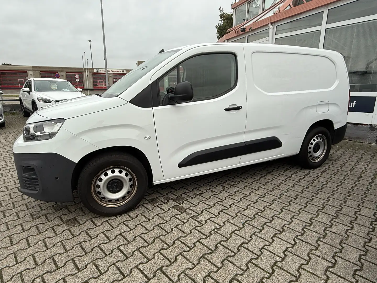 Citroen Berlingo Worker XL/L2*Kamera*Ahk.*PDC*3Sitzer* Weiß - 2