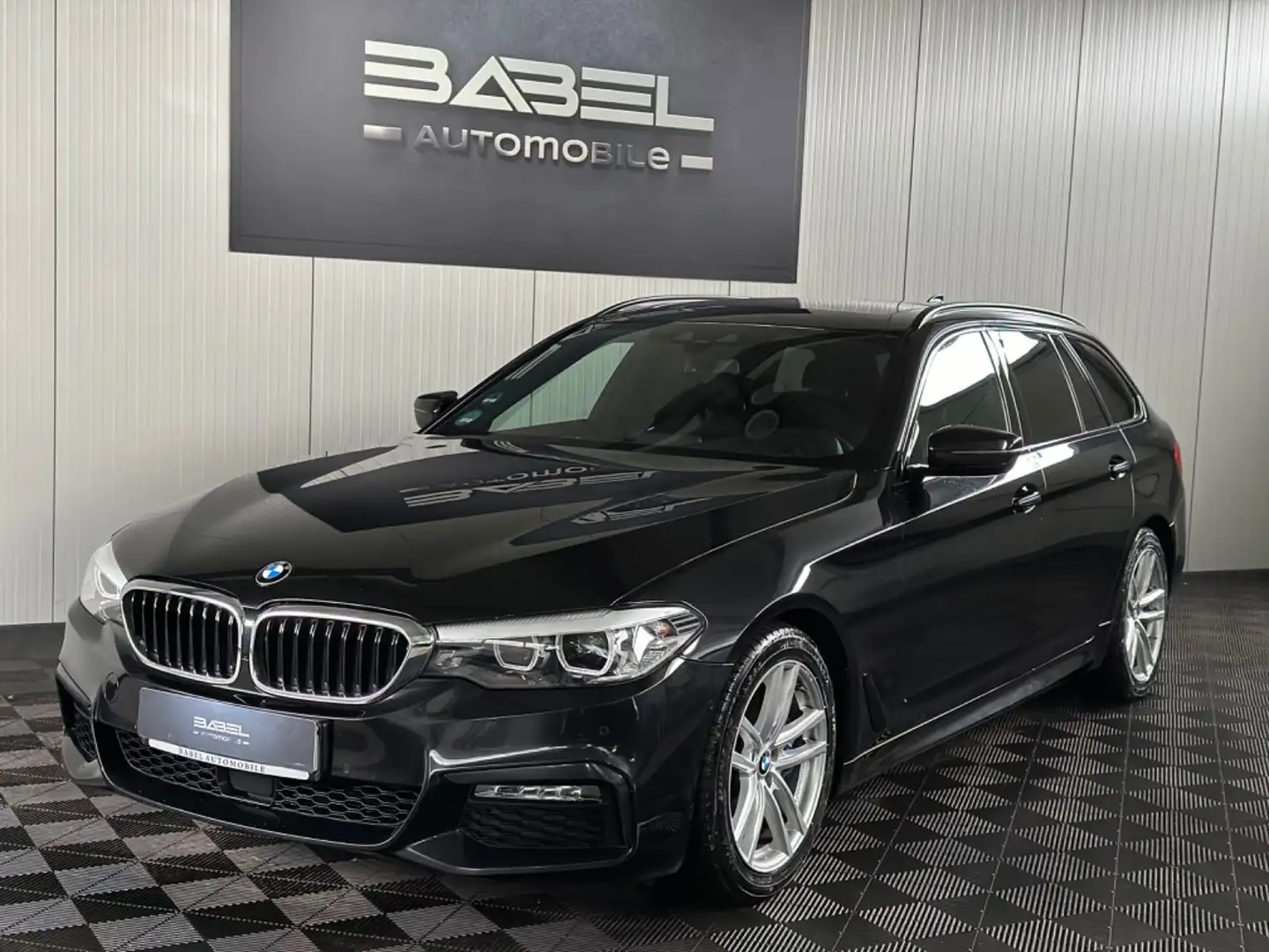 BMW 525 d M Sport Touring *Pano* Schwarz - 1