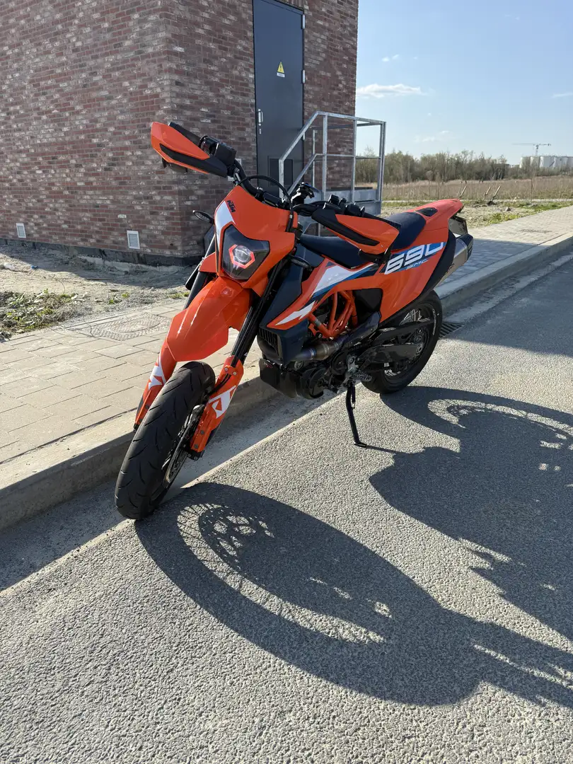 KTM 690 SMC R Orange - 1