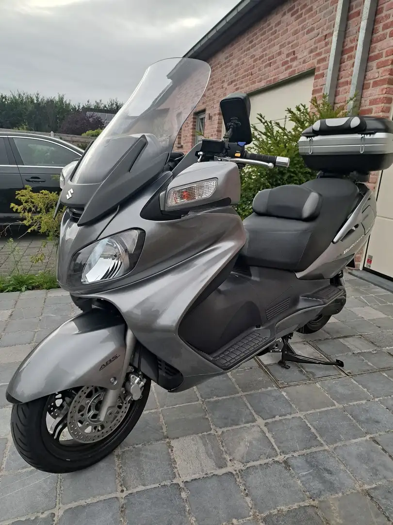 Suzuki Burgman 650 Executive Full option Nieuwe Staat!!!! Gris - 2