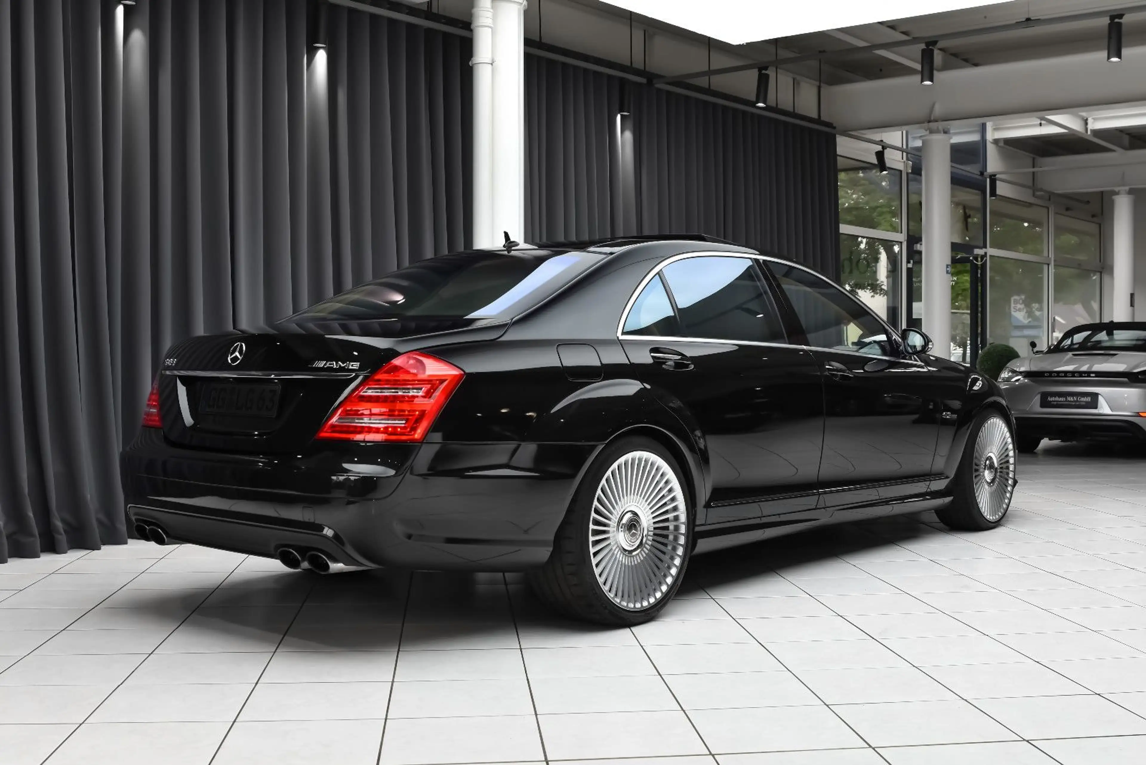 Mercedes-Benz S 63 AMG L *Deutsch* FOND TV* Kühlschrank* — photo 11