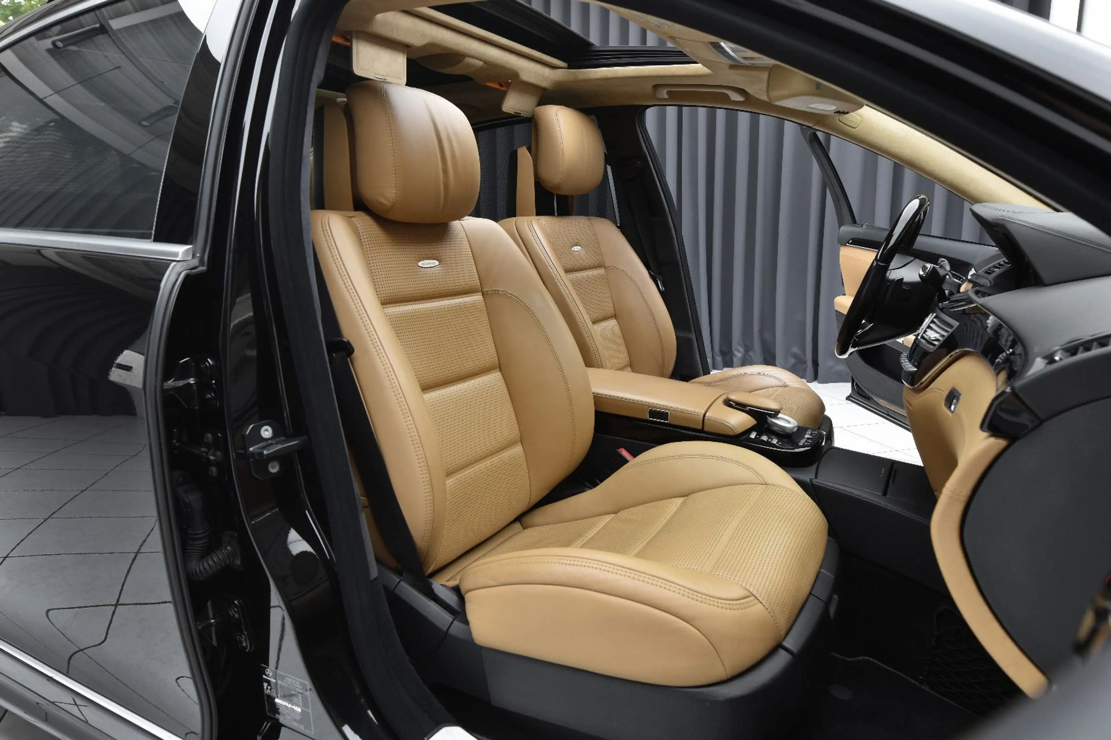 Mercedes-Benz S 63 AMG L *Deutsch* FOND TV* Kühlschrank* — photo 14