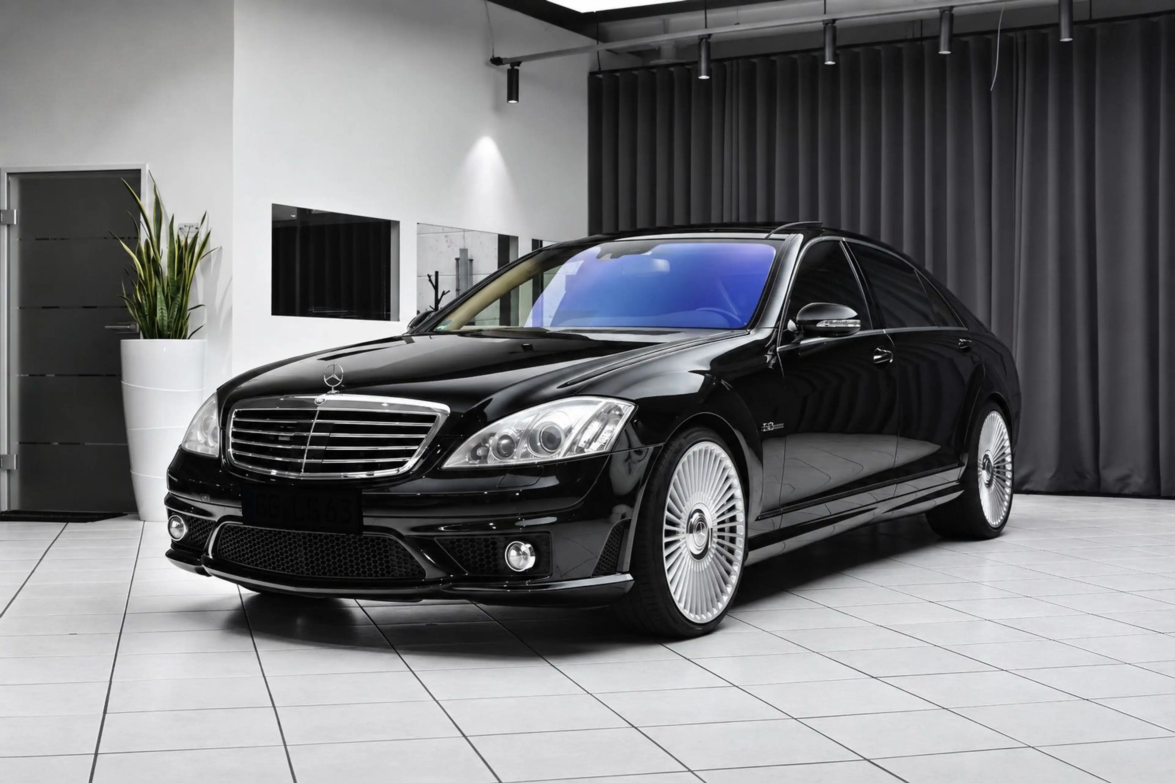 Mercedes-Benz S 63 AMG L *Deutsch* FOND TV* Kühlschrank*