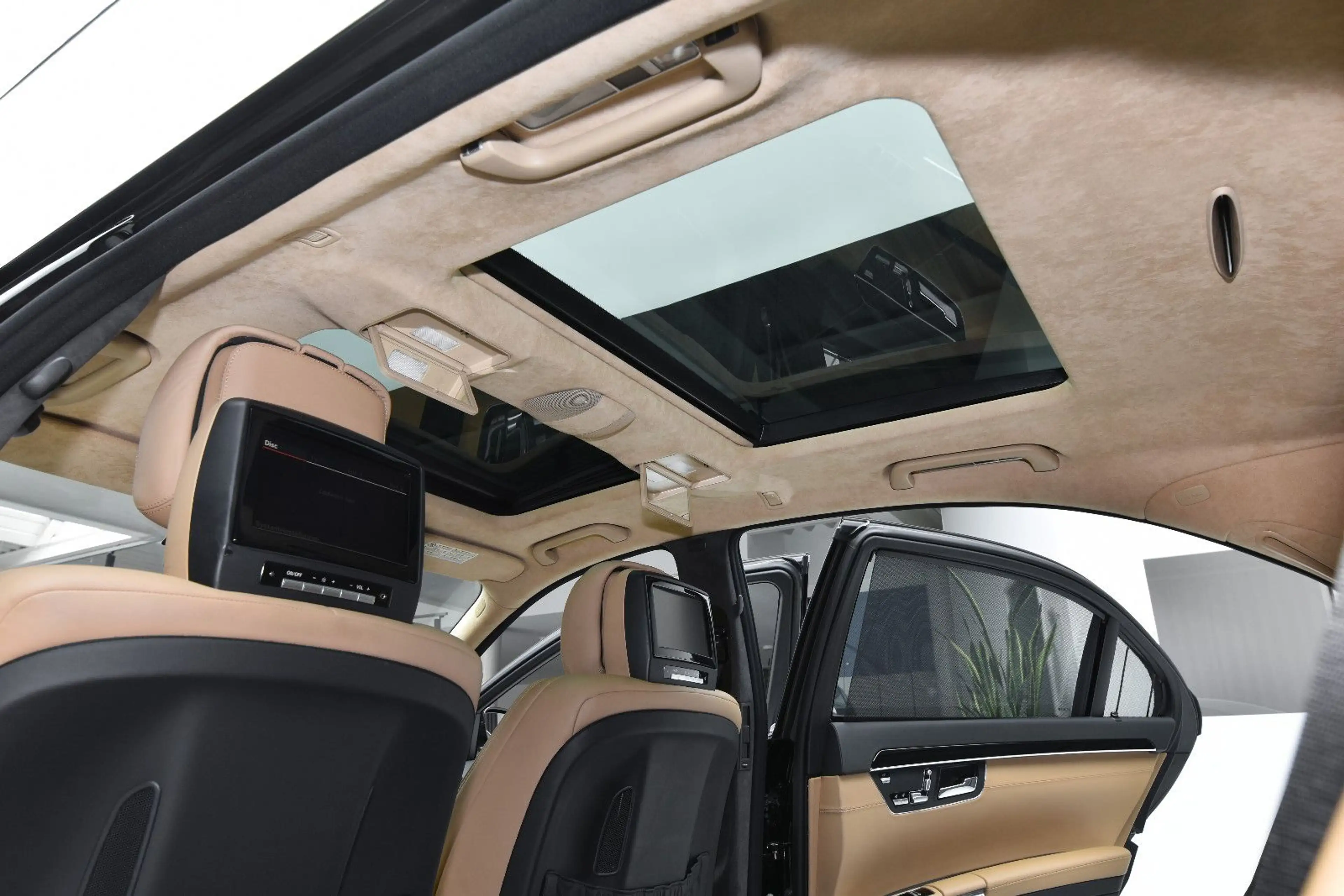 Mercedes-Benz S 63 AMG L *Deutsch* FOND TV* Kühlschrank* — photo 12