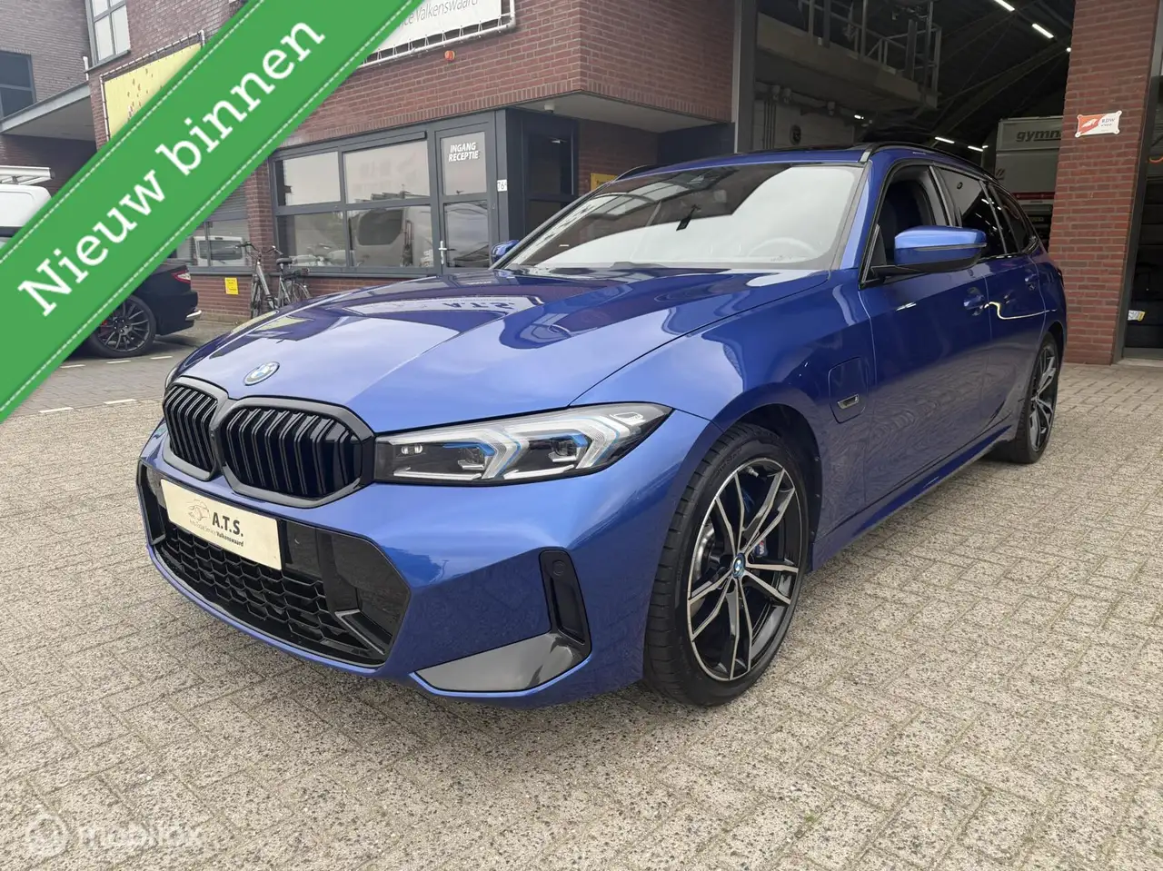 BMW 330