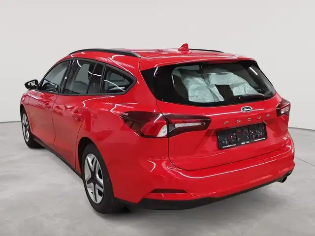 Ford Focus view 5