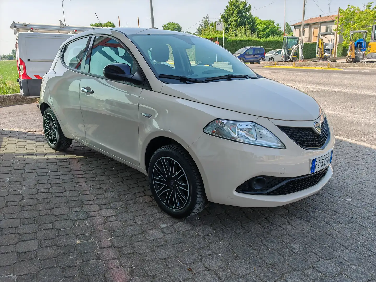 Lancia Ypsilon 1.2 Gold - 2
