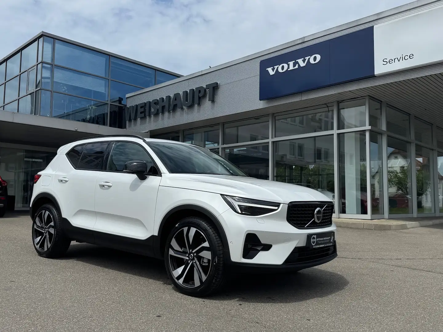 Volvo XC40 B4*Ultra Dark*NP58380*Leder*ACC*BLIS*Pixel Wit - 1