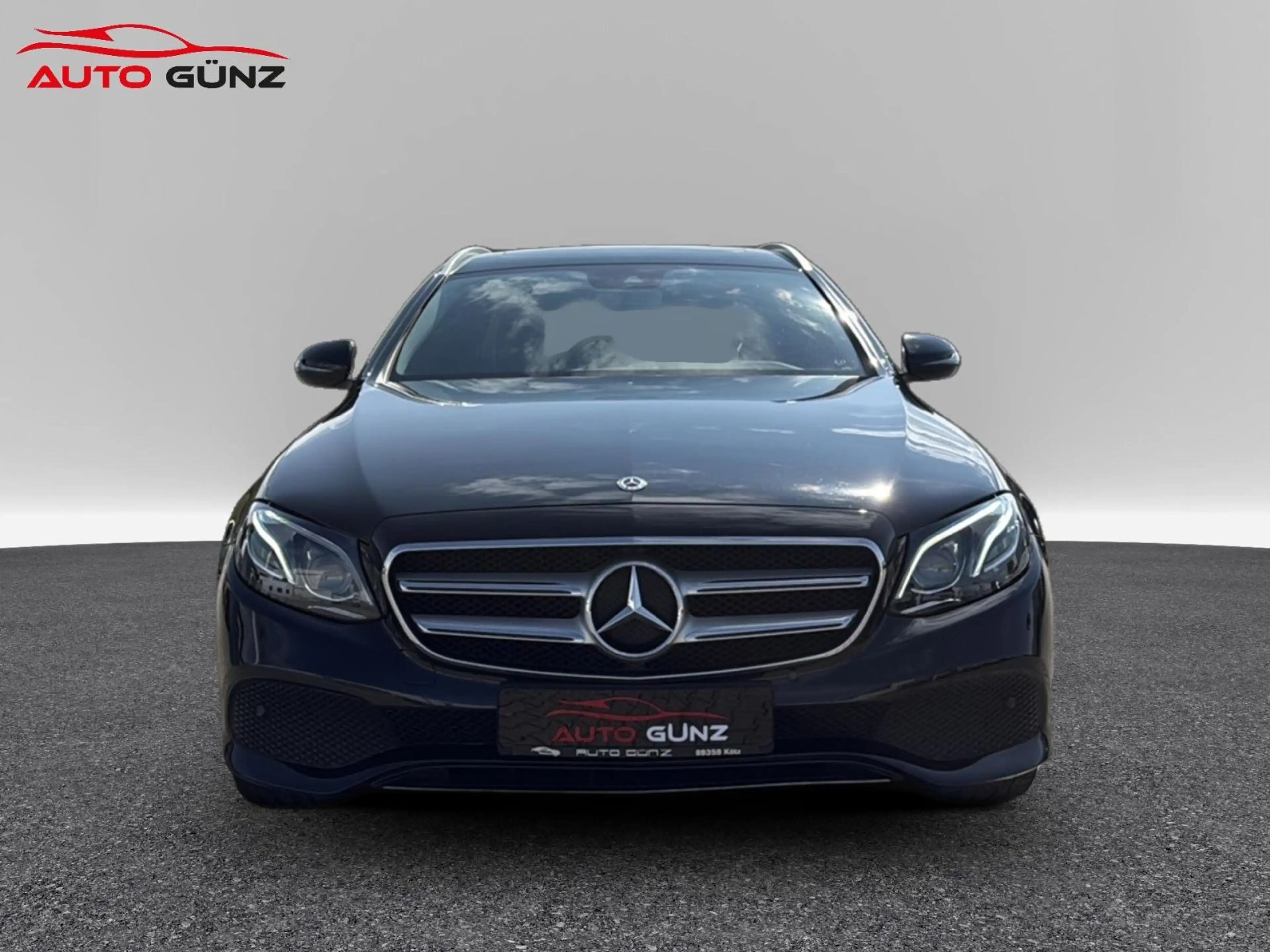 Mercedes-Benz E 350 d T-Modell 4Matic Avantgarde — photo 4