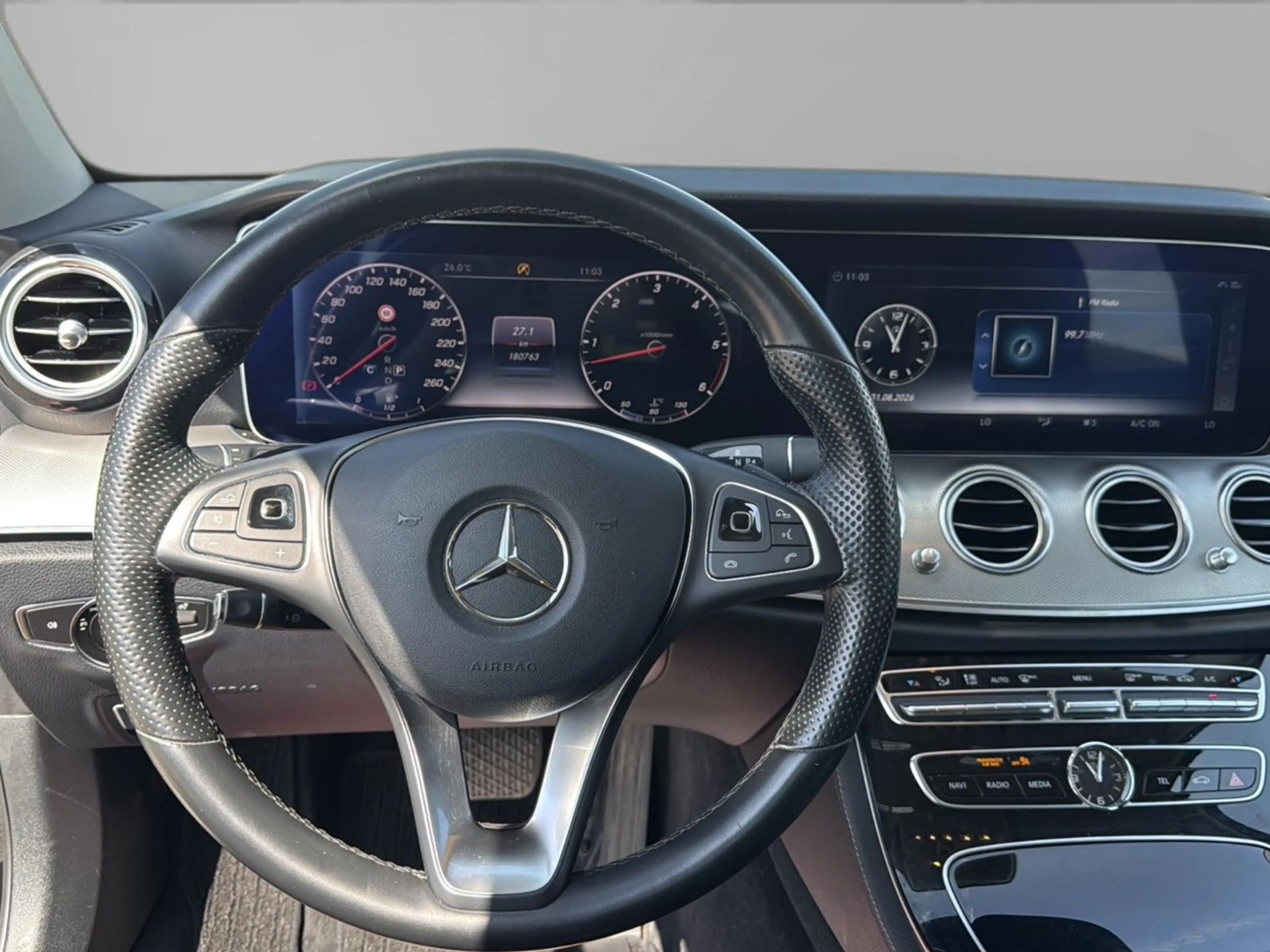 Mercedes-Benz E 350 d T-Modell 4Matic Avantgarde — photo 10