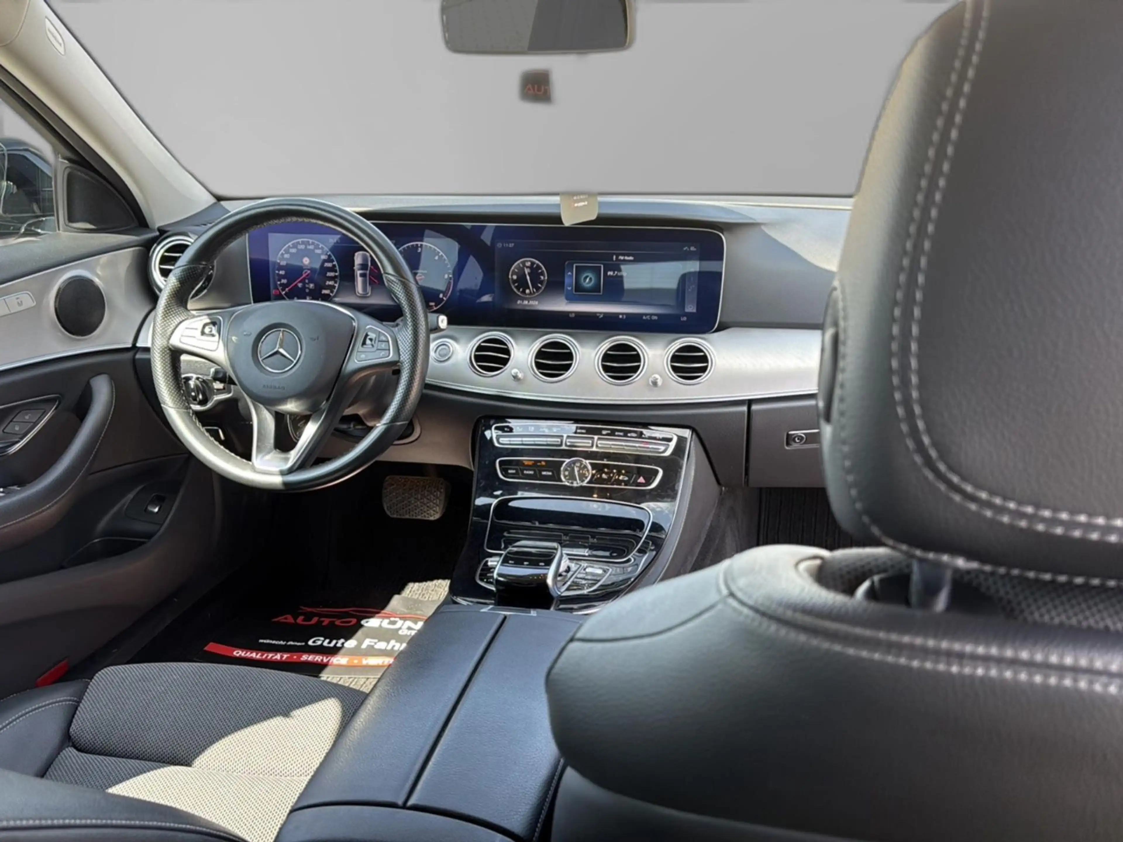 Mercedes-Benz E 350 d T-Modell 4Matic Avantgarde — photo 13