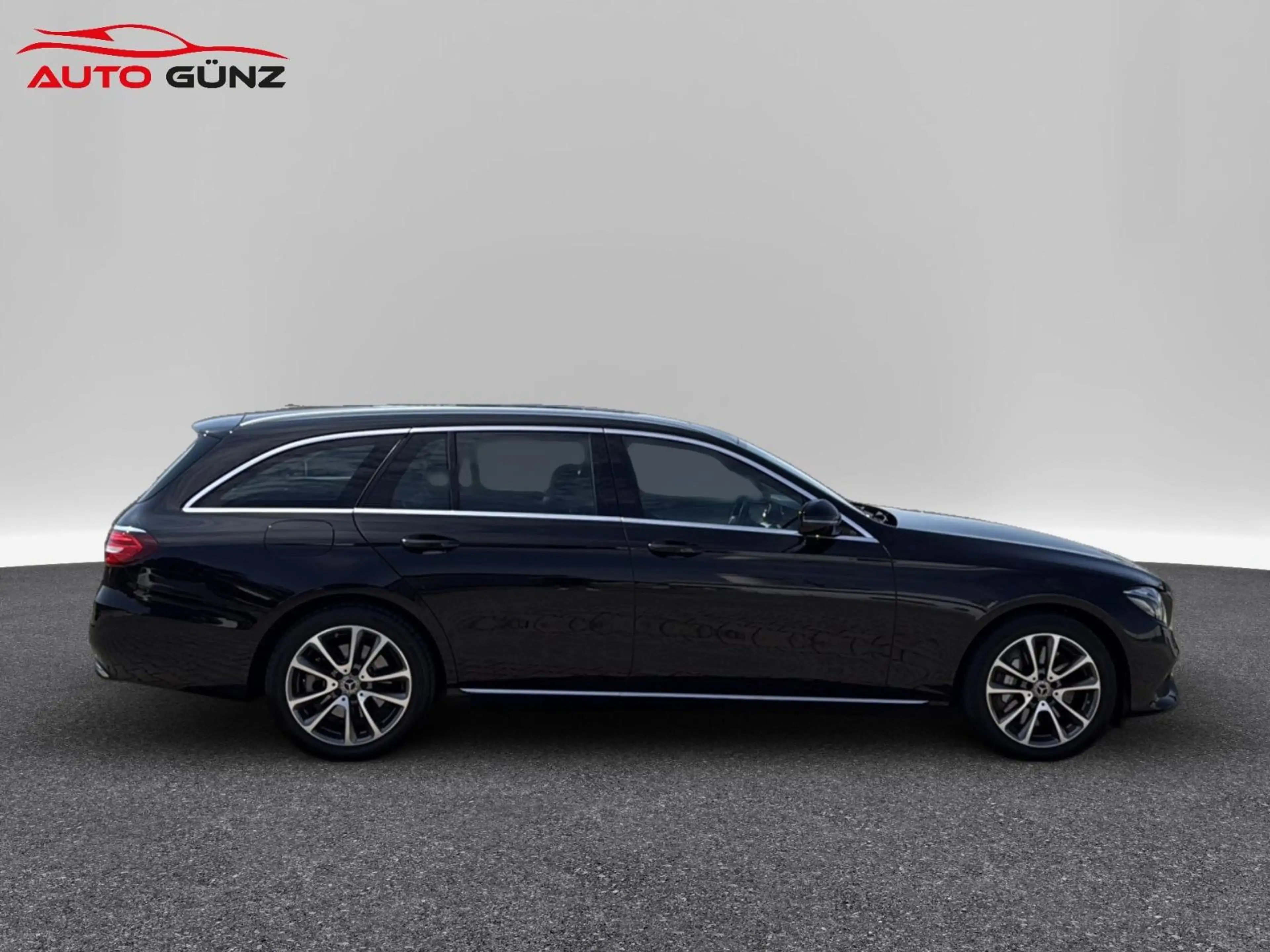 Mercedes-Benz E 350 d T-Modell 4Matic Avantgarde — photo 9