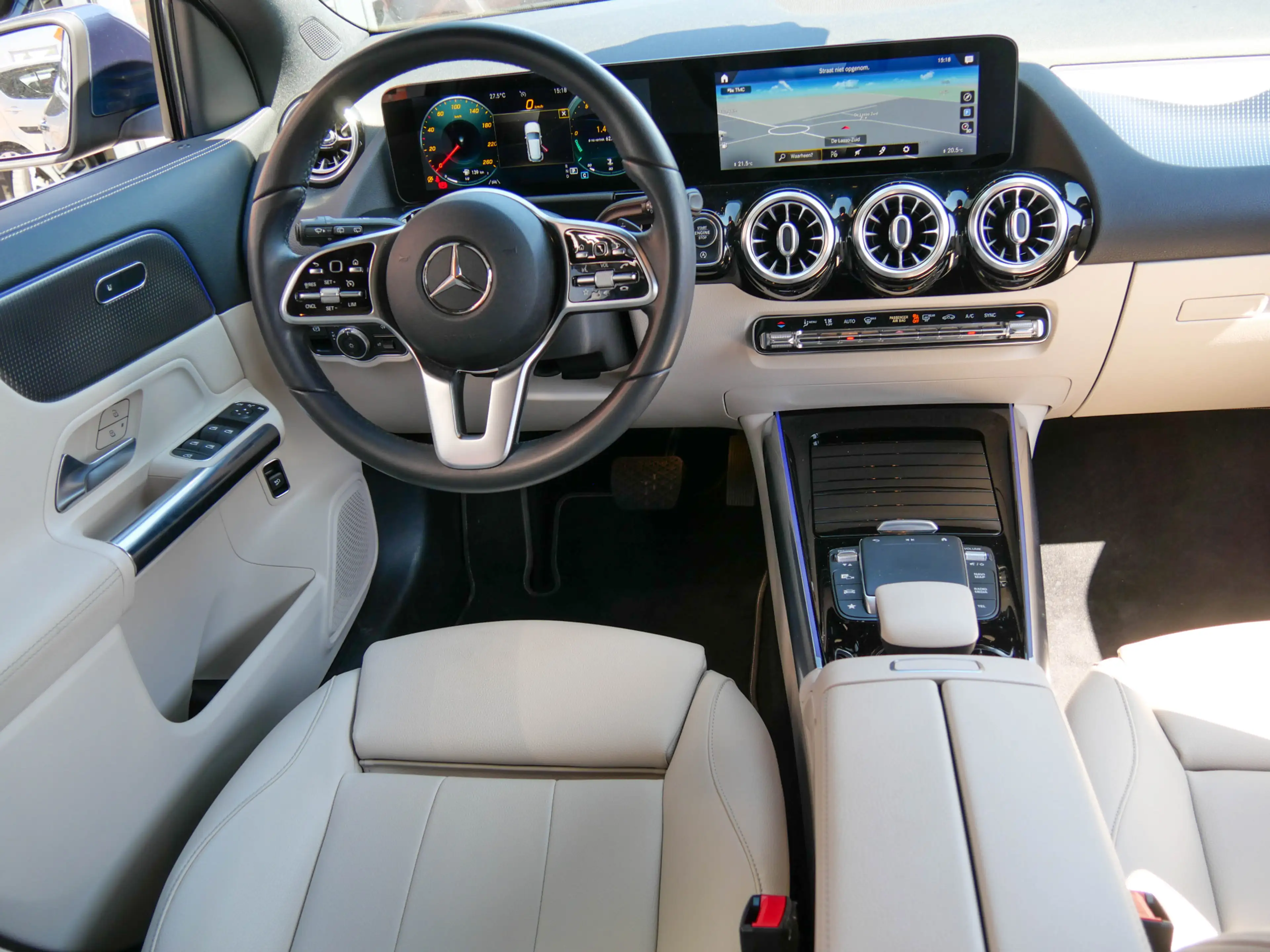 Mercedes-Benz GLA 200 Business Solution Luxury | LEDER | CAMERA | NAVIGA — photo 13