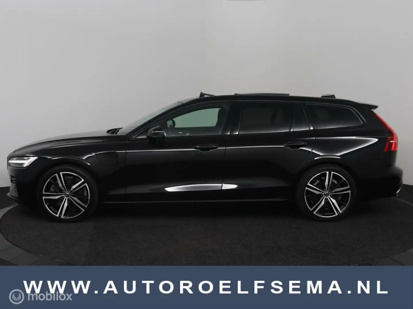 Volvo V60 T6 Recharge AWD R-Design|PANODAK|ACC|PILOT|TREKH. Negro - 1