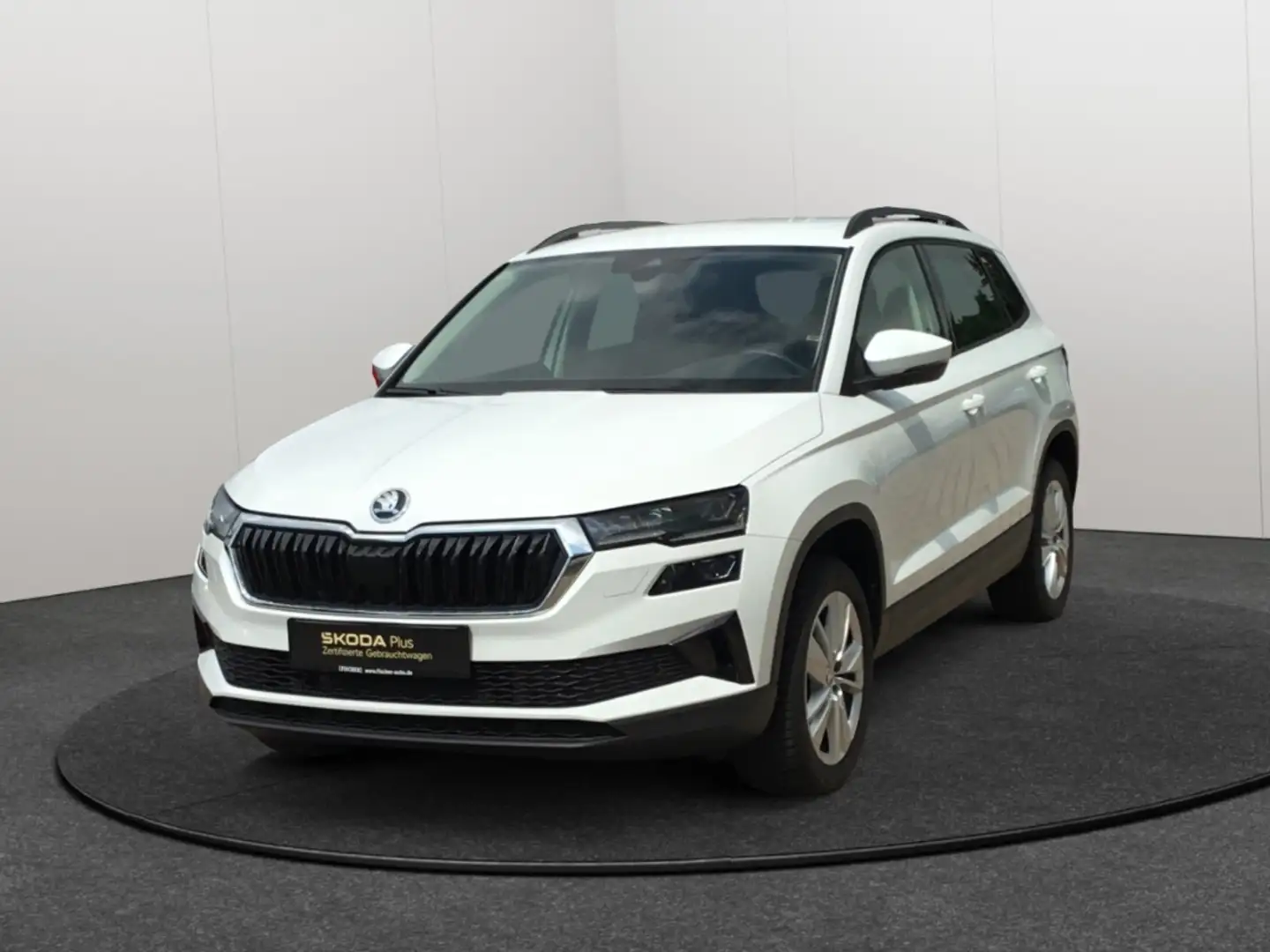 Skoda Karoq 1.5TSI DSG Selection Matrix AHK Navi SHZ Rear View Weiß - 1