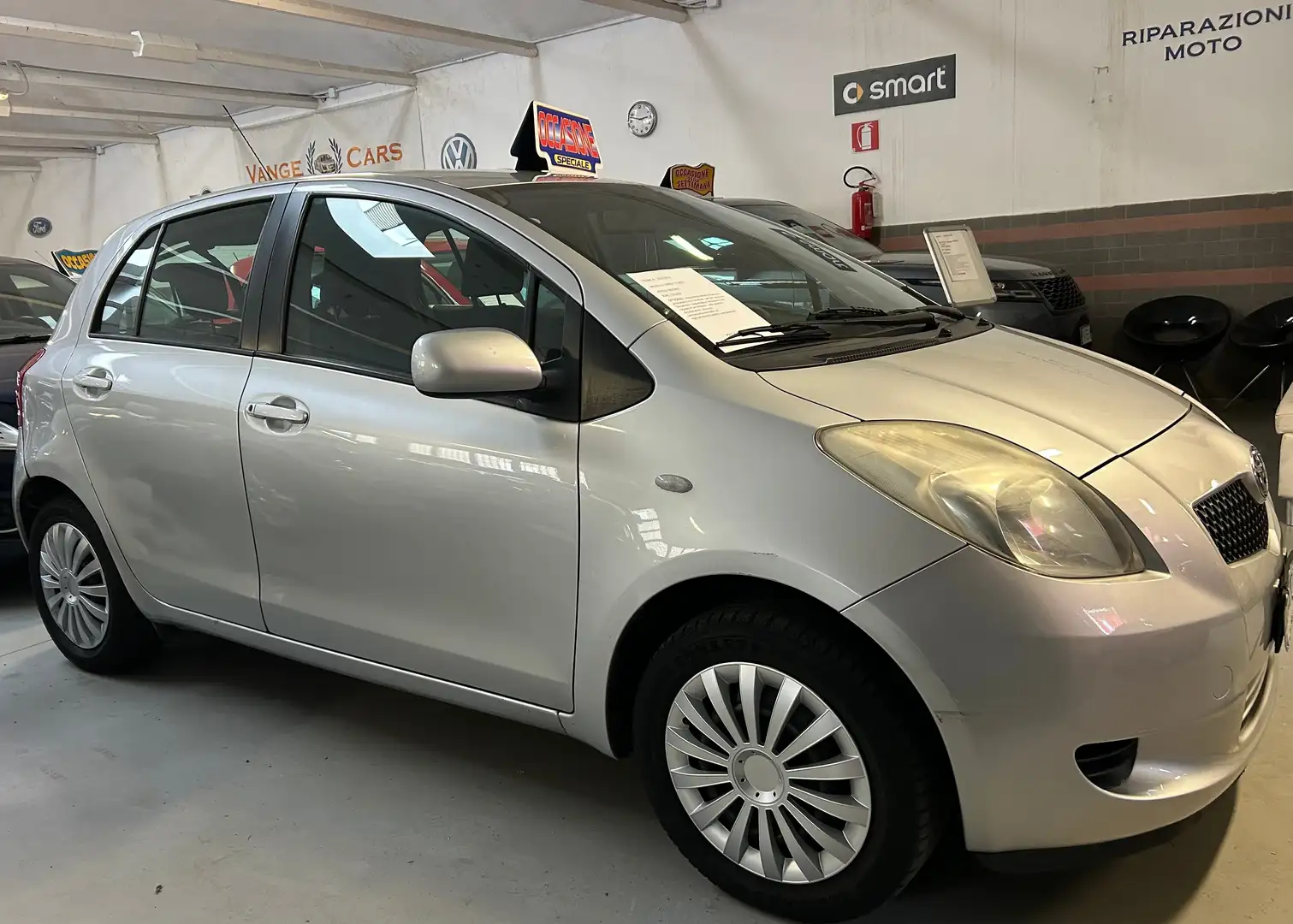 Toyota Yaris Yaris 5p 1.0 Sol Argent - 2