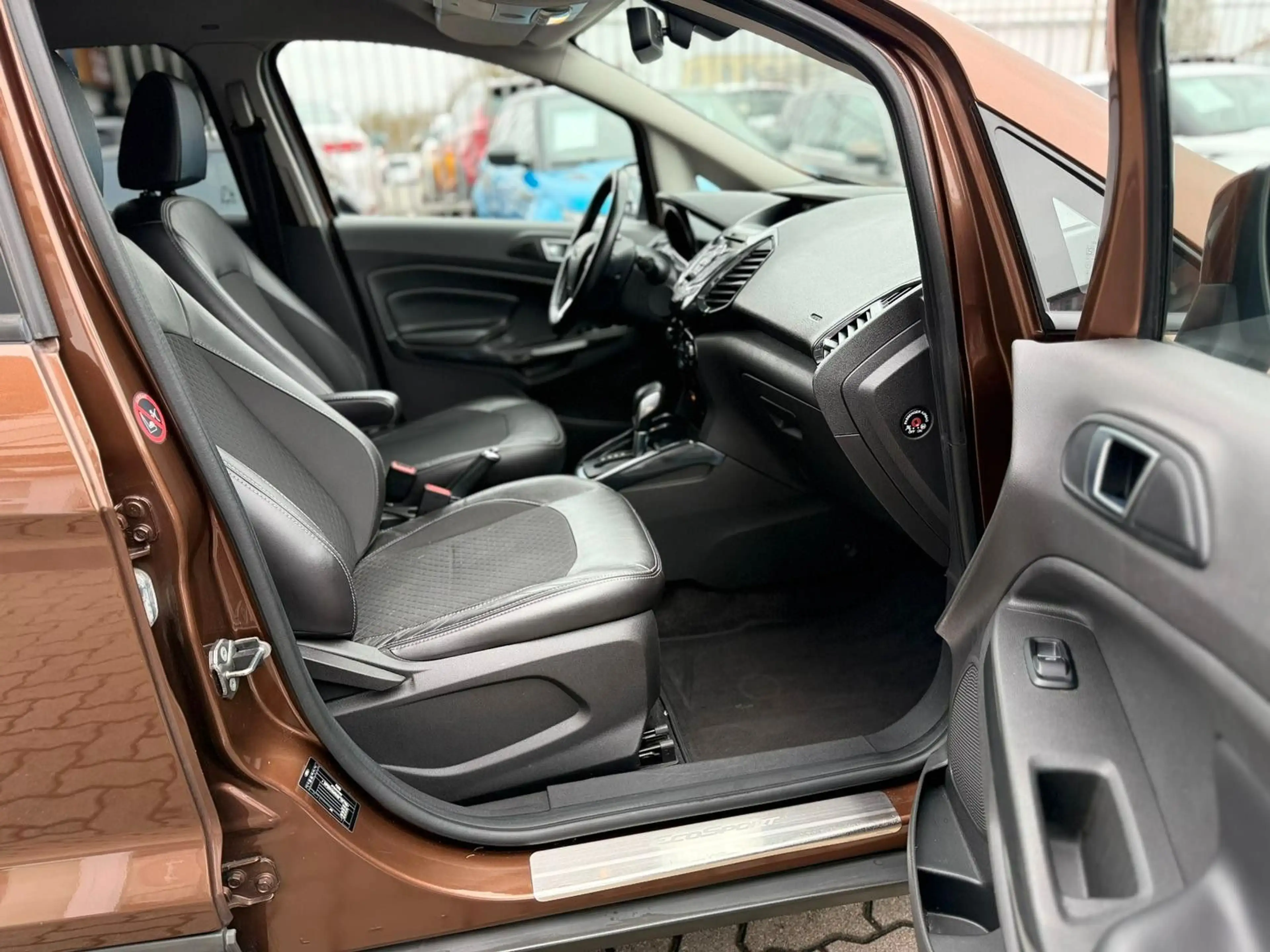 Ford EcoSport Titanium*SHZG*PDC*ISOFIX*AUTOMATIK* — photo 11