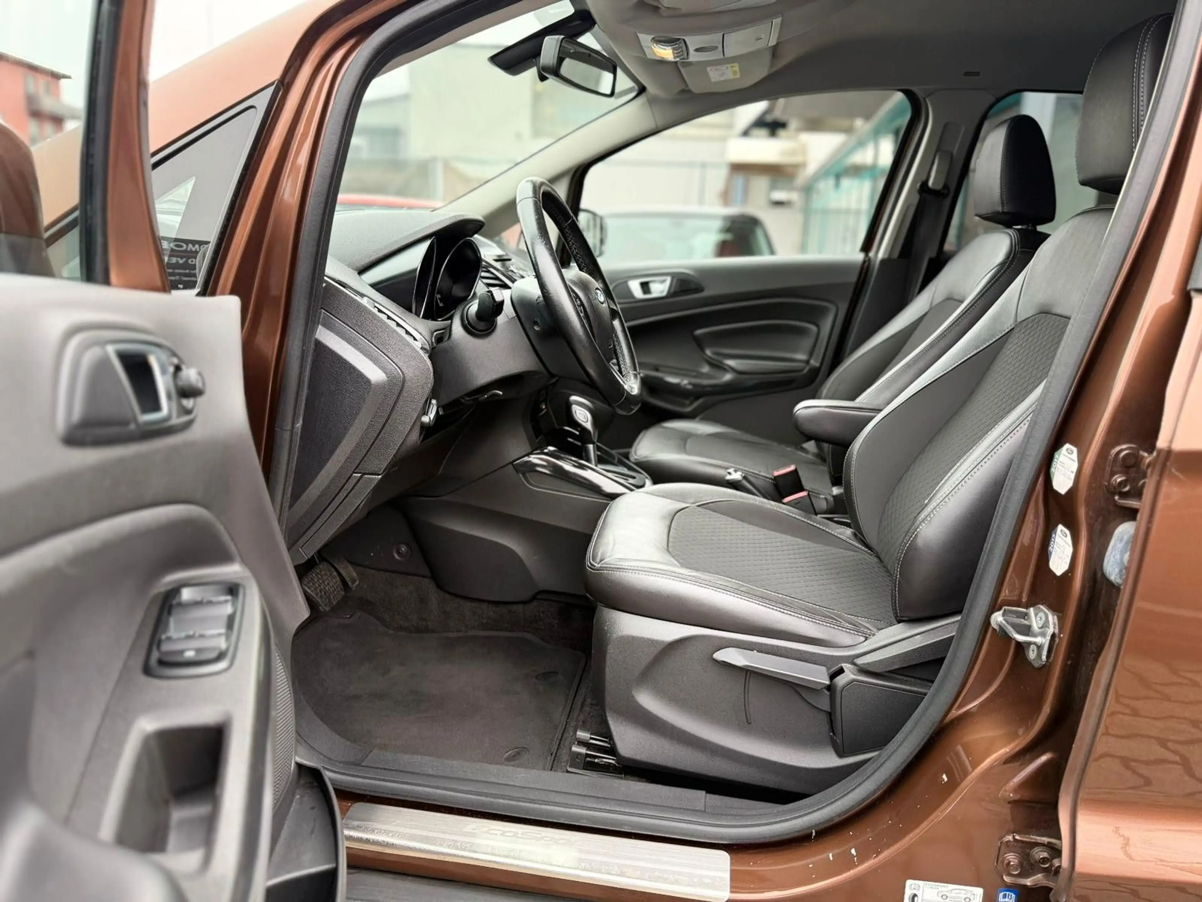 Ford EcoSport Titanium*SHZG*PDC*ISOFIX*AUTOMATIK* — photo 10