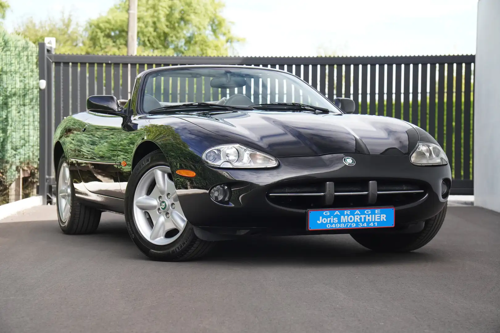 Jaguar XK8 4.0i V8 / CABRIOLET / FULL SERVICE HISTORY Zwart - 1