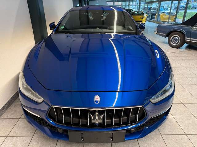 Maserati Ghibli GranLusso 360° Keyless Soft-Close Matrix