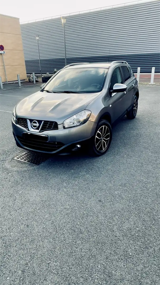 Nissan Qashqai+2 1.6 dCi 130 FAP Stop/Start 360 Šedá - 2
