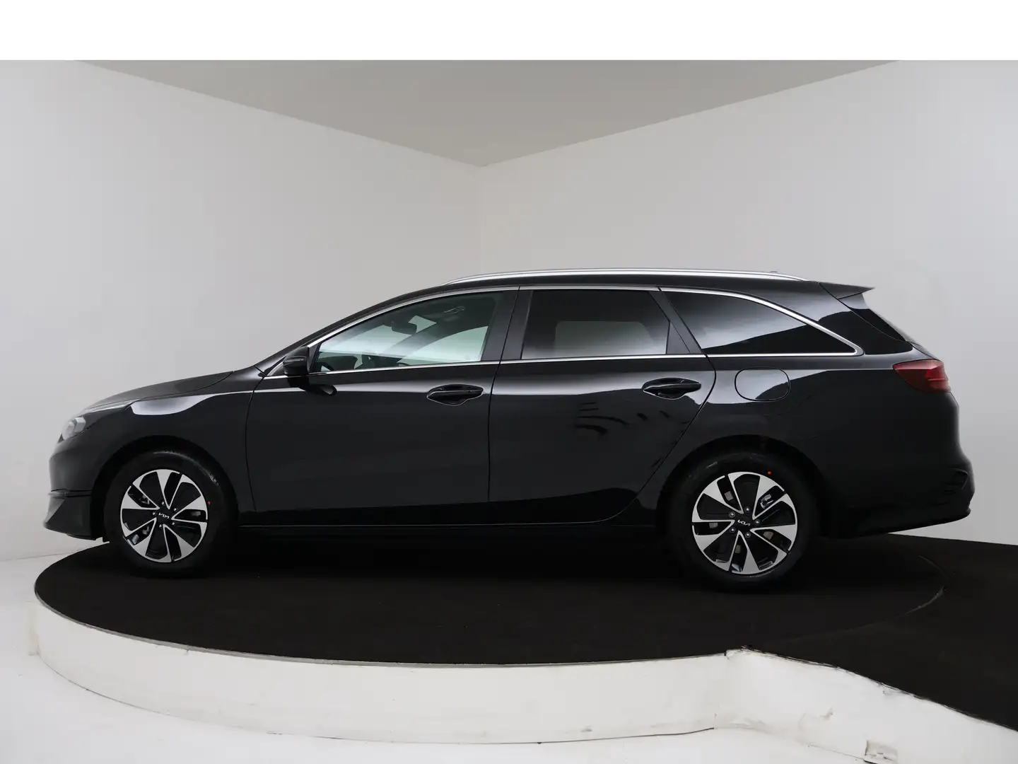 Kia Ceed SW / cee'd SW Sportswagon 1.0 T-GDi Design Edition Van €36.193 V Zwart - 2