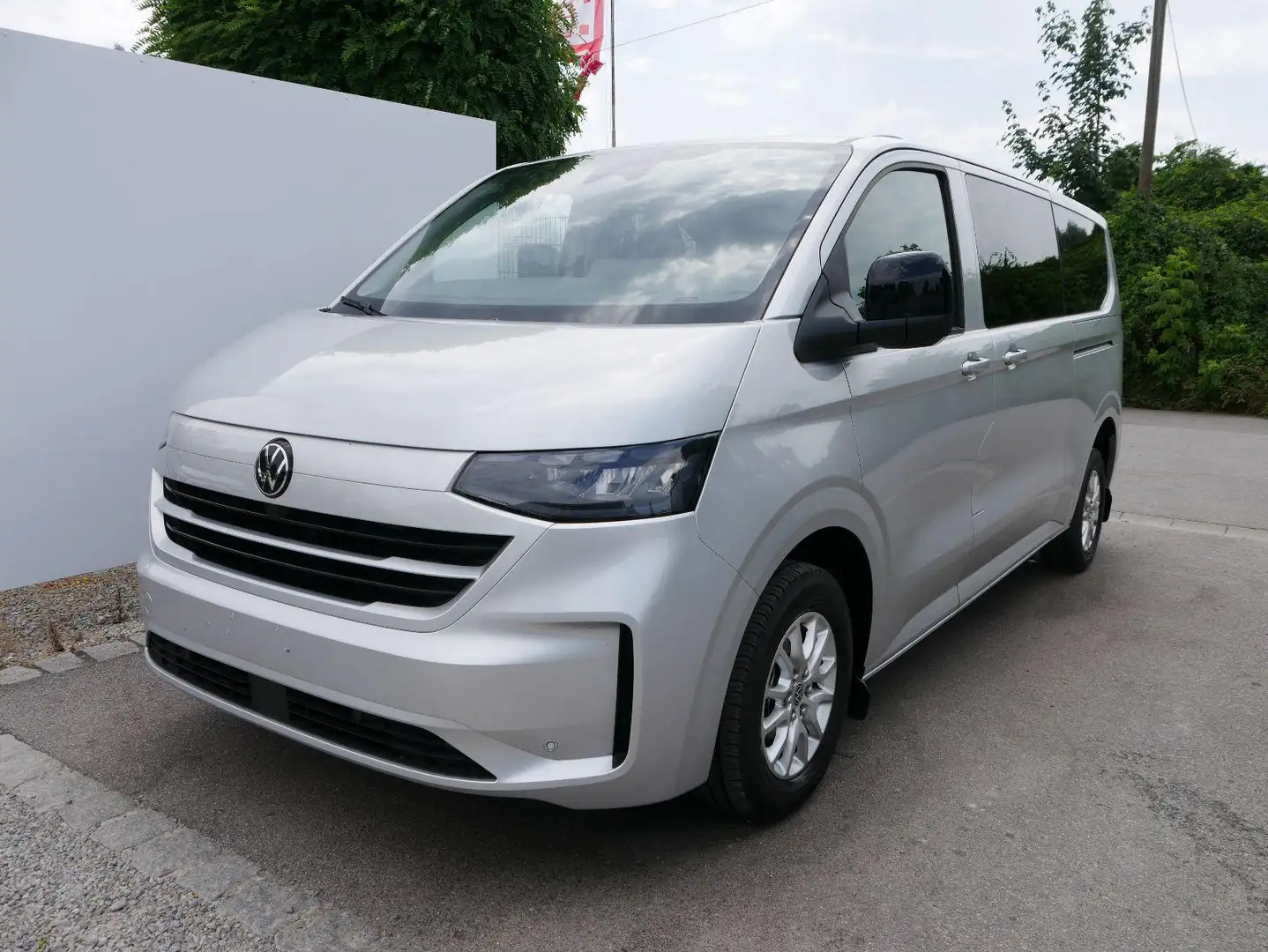 Volkswagen T7 Caravelle 2.0 TDI DSG LWB Life*ACC*PDC*KAMERA*LED*SHZ*8-SITZ Šedá - 1
