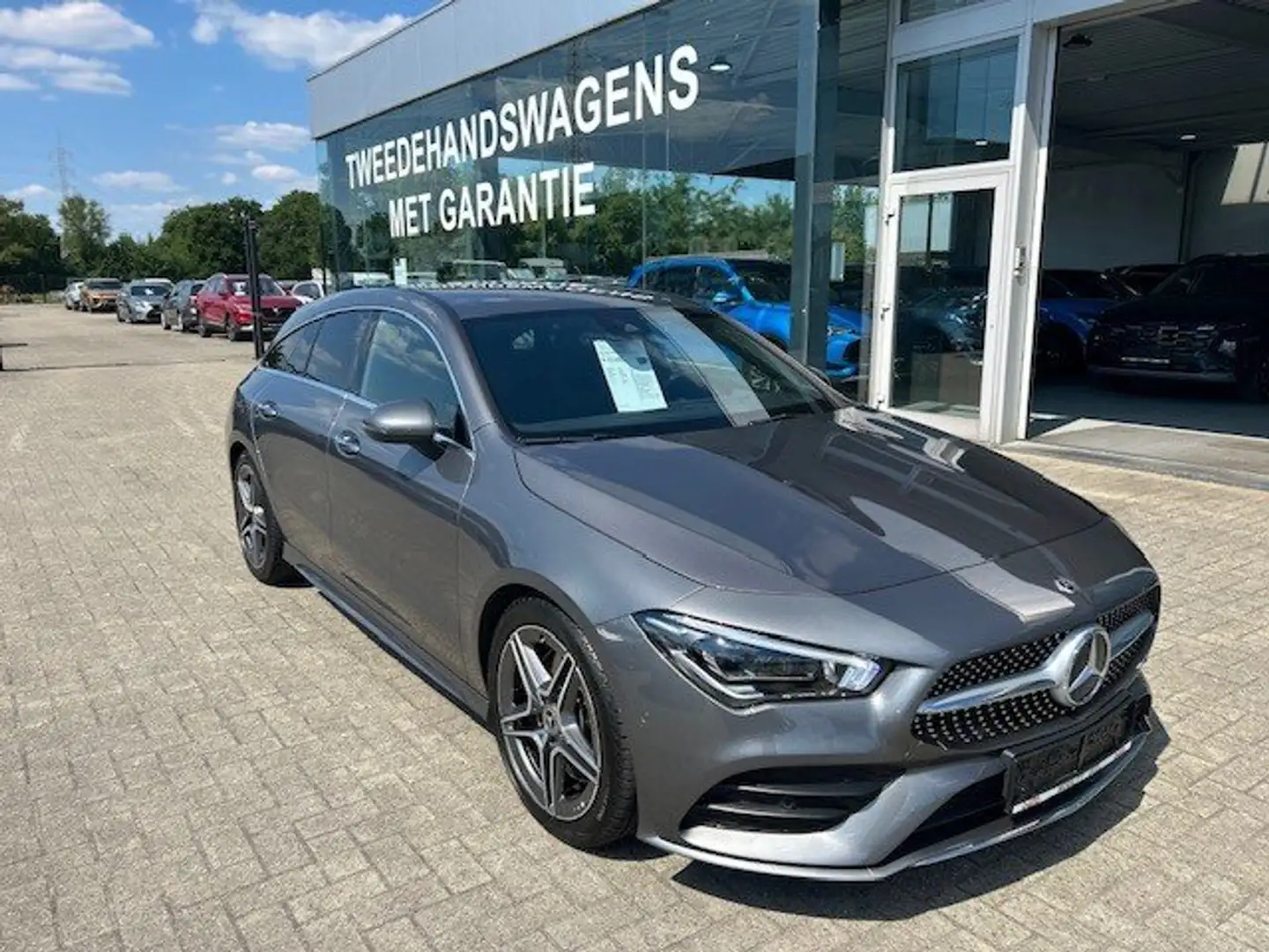 Mercedes-Benz CLA 220 Shooting Brake 4-Matic, AMG pakket Grijs - 1