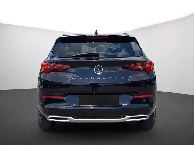 Opel Grandland view 3