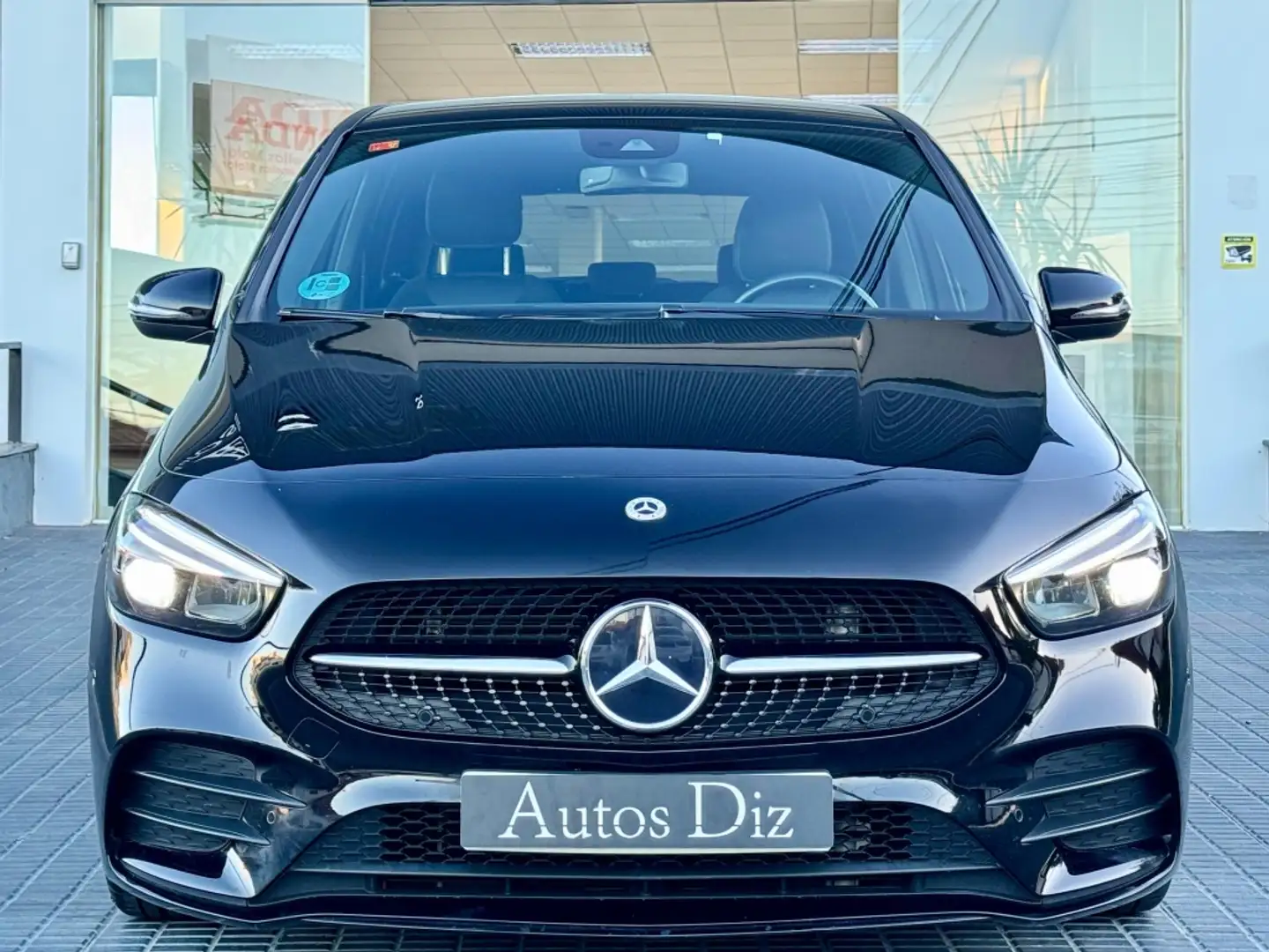 Mercedes-Benz B 180 180d 8G-DCT Negro - 2