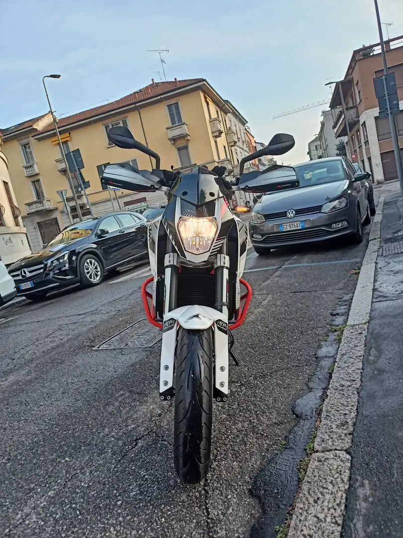 KTM 690 Duke Blanc - 2