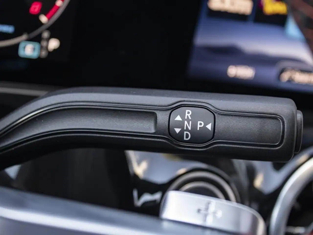 Mercedes-Benz GLA снимка Mercedes-Benz GLA