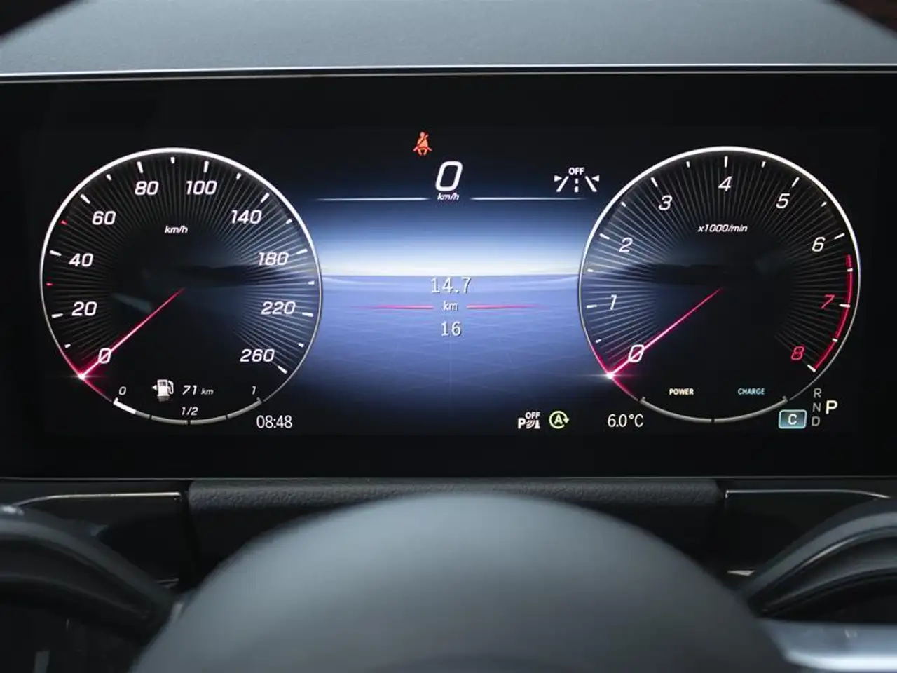 Mercedes-Benz GLA снимка Mercedes-Benz GLA