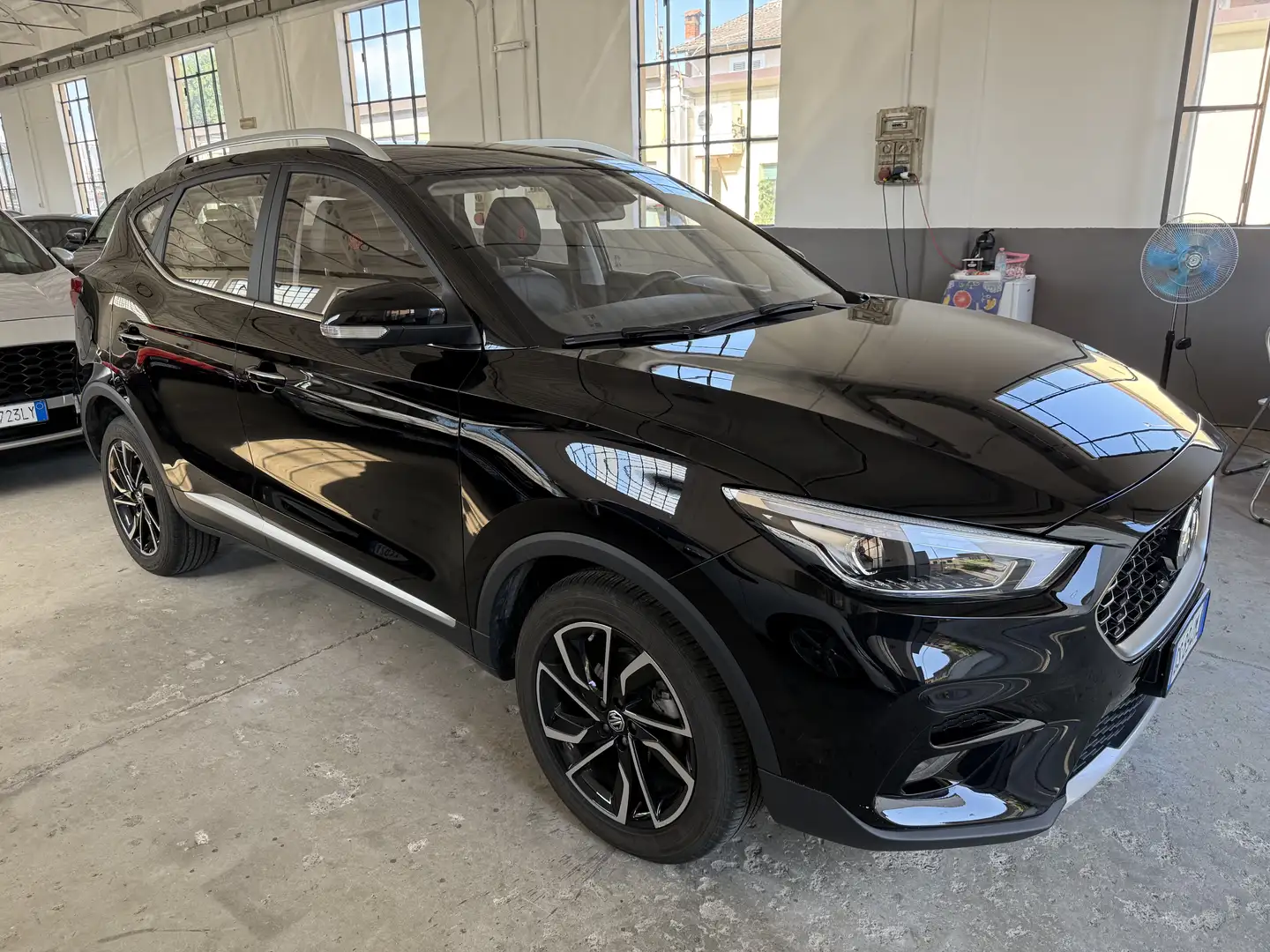 MG ZS 1.5 Luxury NO VINCOLI FINANZIAMENTO Zwart - 1