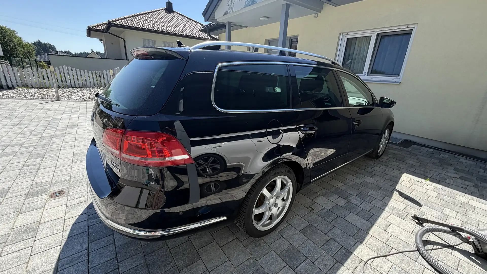 Volkswagen Passat Variant Highline BMT 2,0 TDI DPF DSG Schwarz - 2