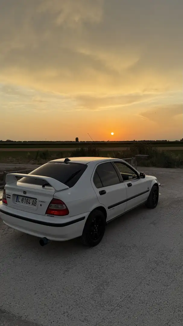 Honda Civic 1.5i LS VTEC-2 - 1