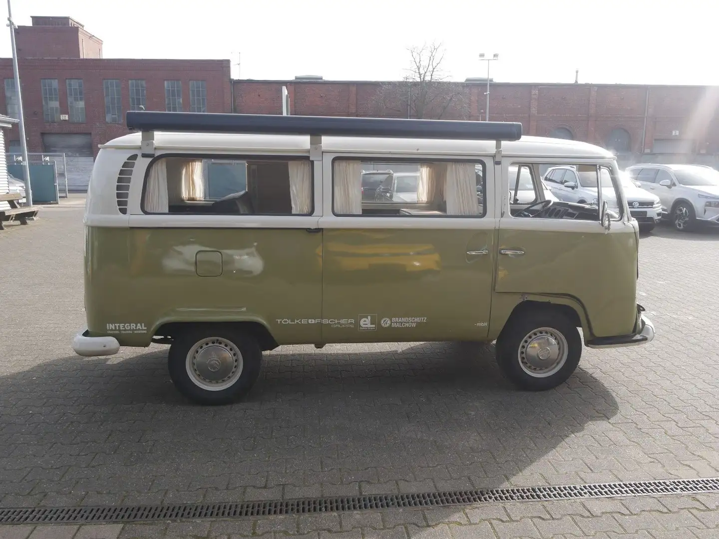 Volkswagen T2 Vollrestaurierung Grün - 2