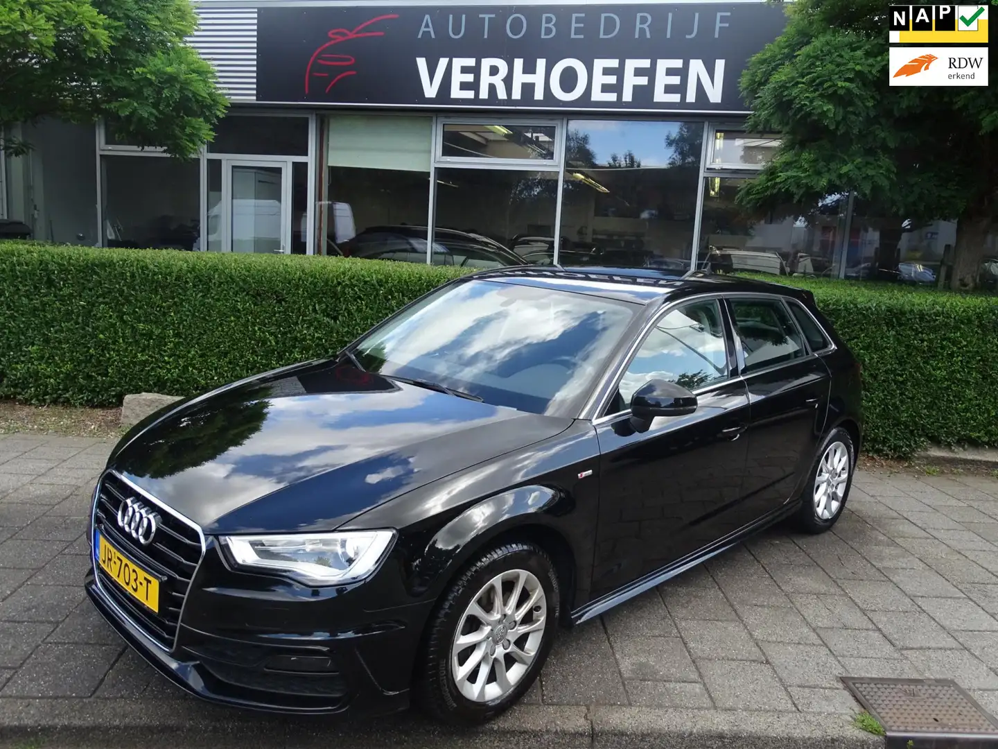 Audi A3 Sportback 1.2 TFSI Adrenalin - NAVIGATIE - XENON - Zwart - 1