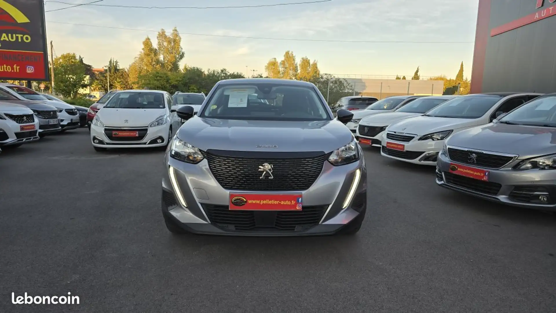 Peugeot 2008 BlueHDi 110 SetS BVM6 Active Pack Grau - 2