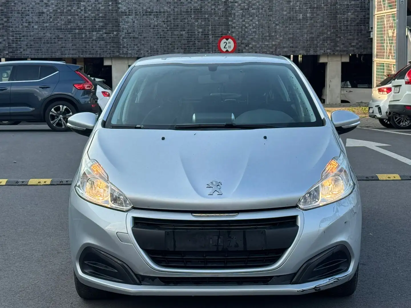 Peugeot 208 gps airco ( Leger bruit chaine ) - 2