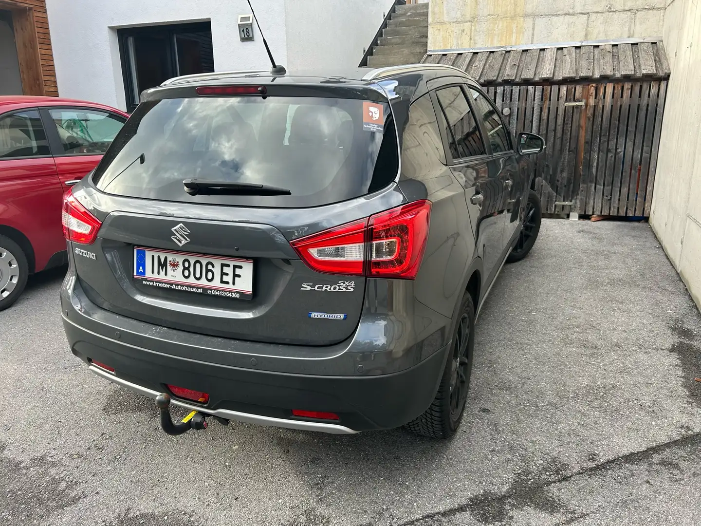 Suzuki SX4 S-Cross 1,4 DITC Hybrid shine Stříbrná - 2