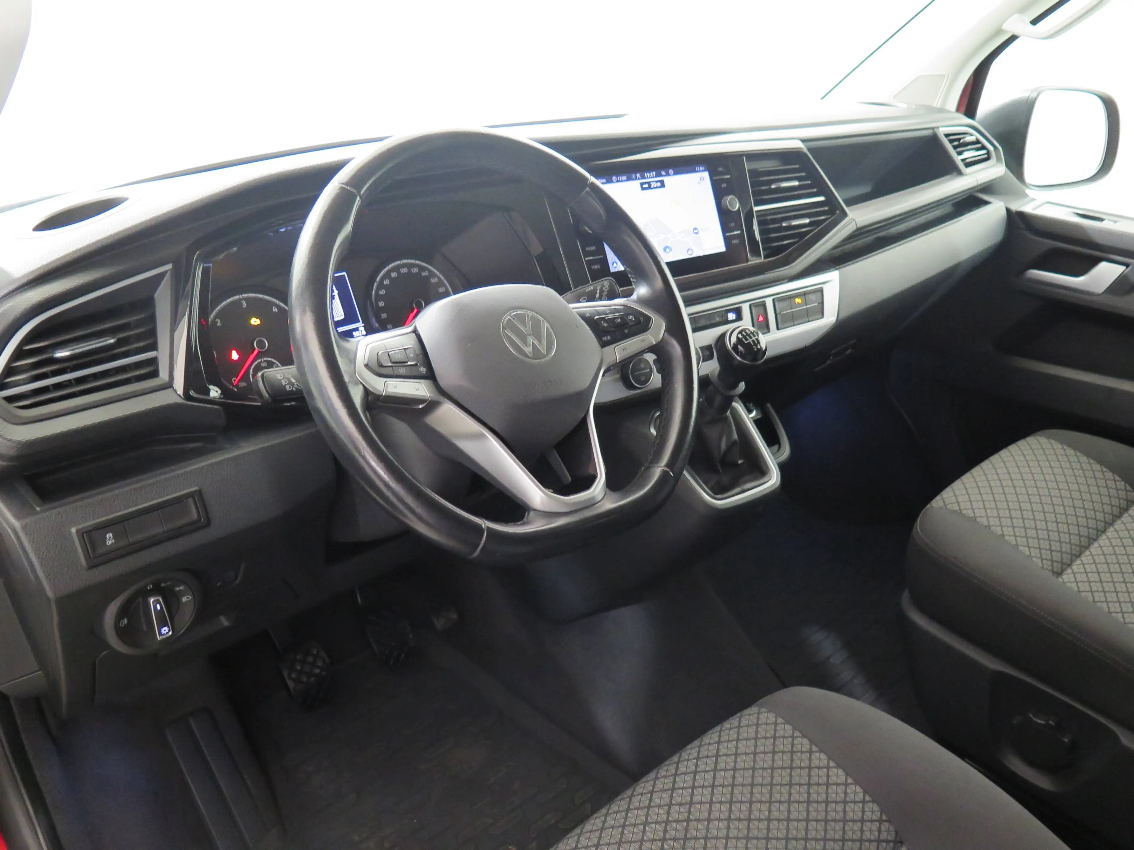 Volkswagen T6.1 Multivan Multivan, AHK, Standh, Navi, App, RFK, LED — photo 8