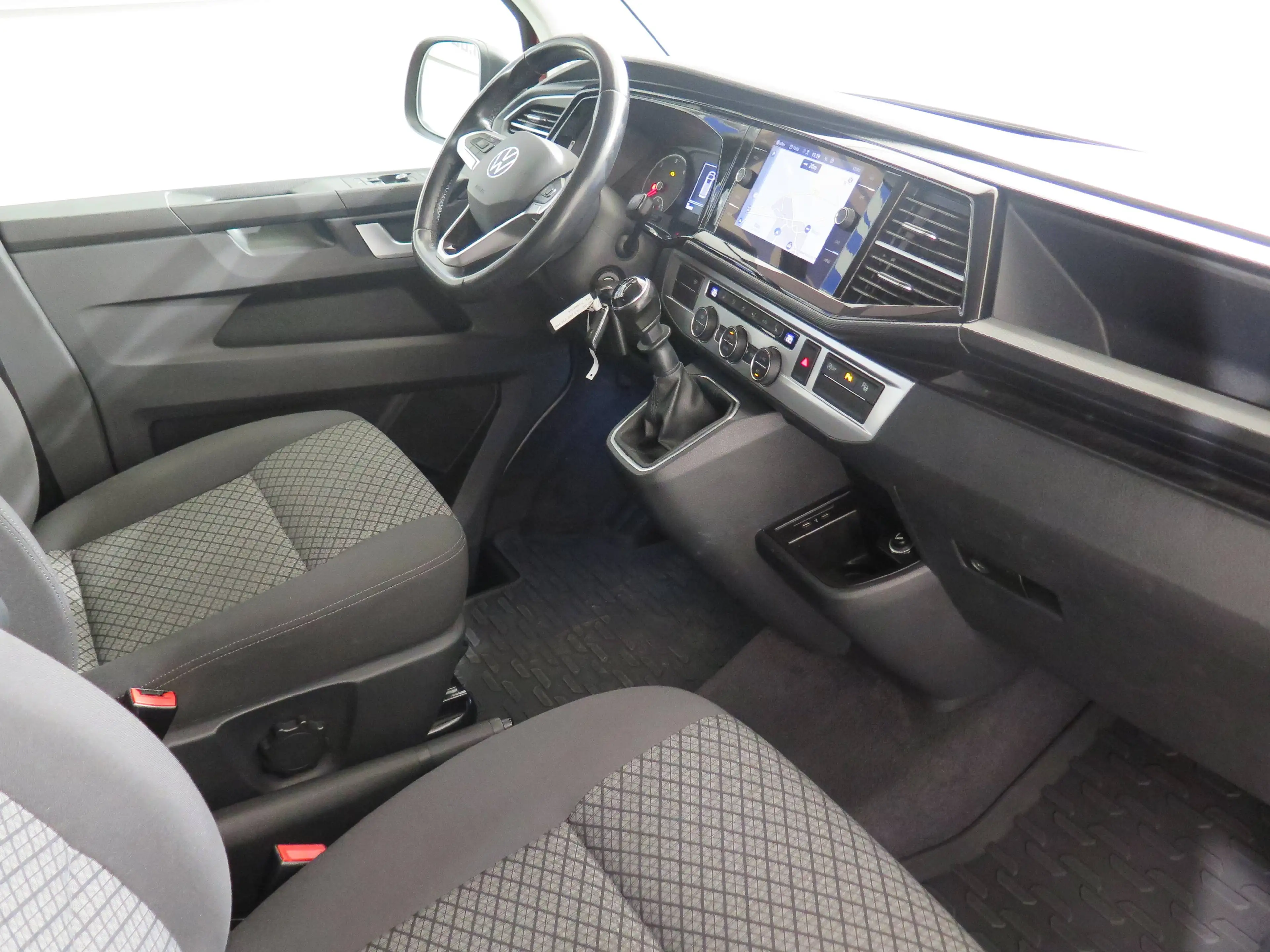 Volkswagen T6.1 Multivan Multivan, AHK, Standh, Navi, App, RFK, LED — photo 11