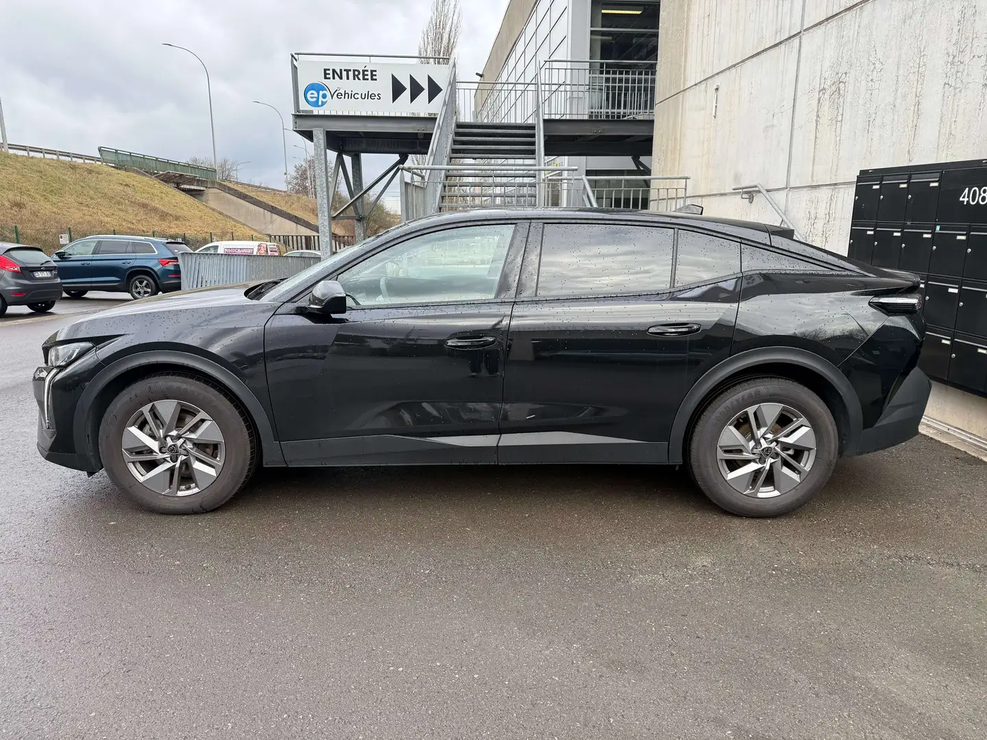 Peugeot 408 1.2 HYBRID 145 E-DCS6 ALLURE Schwarz - 2