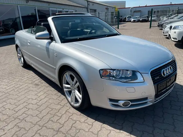 Audi A4 Cabriolet 3.2 FSI quattro 6.Gang SELTEN!