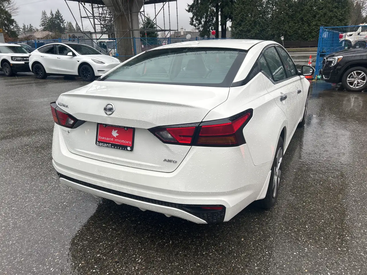 Nissan Altima снимка Nissan Altima