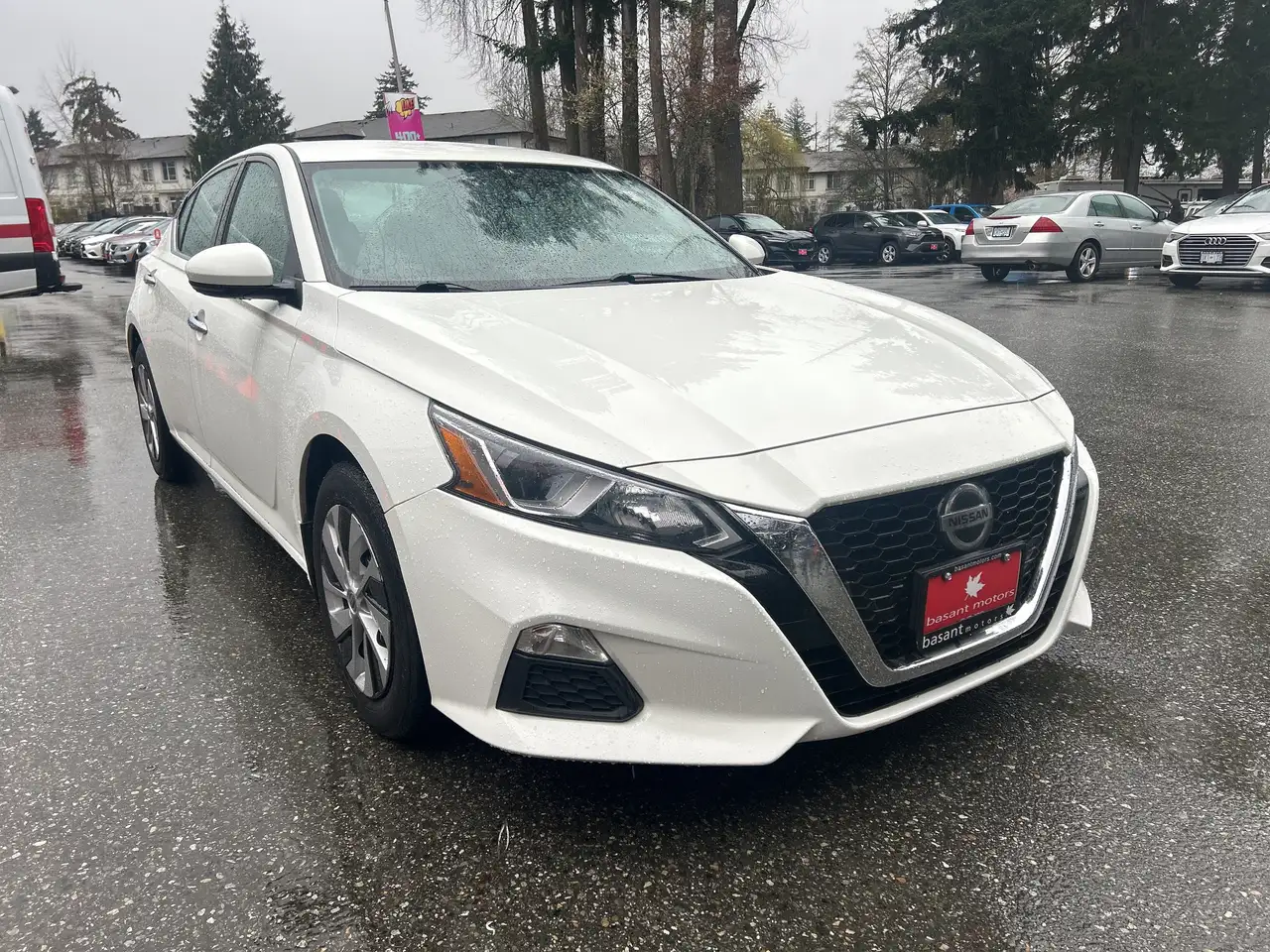 Nissan Altima снимка Nissan Altima